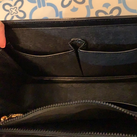 Gucci patent handbag *Authentic - Picture 14 of 15